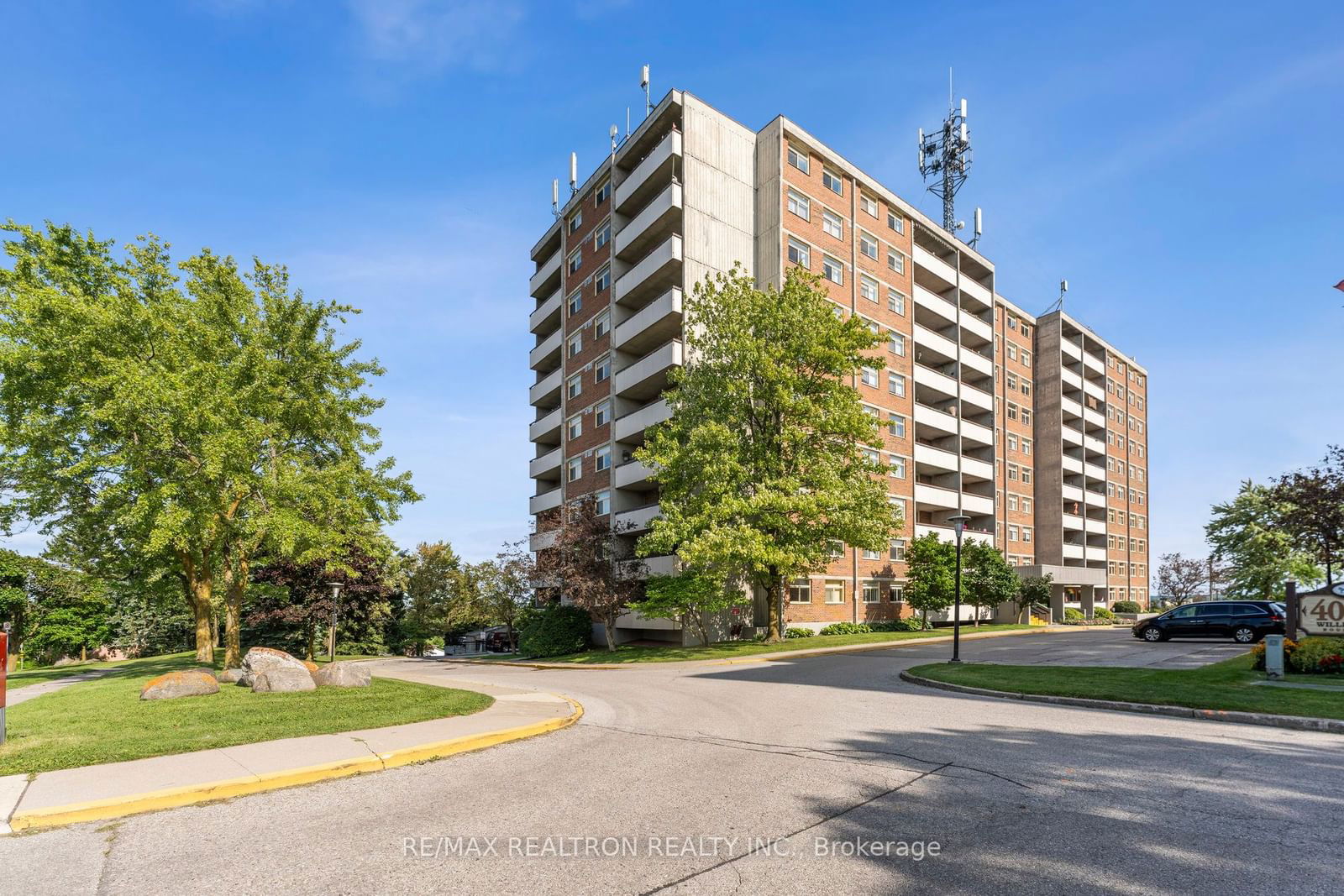 40 William Roe Blvd, unit 603 for rent