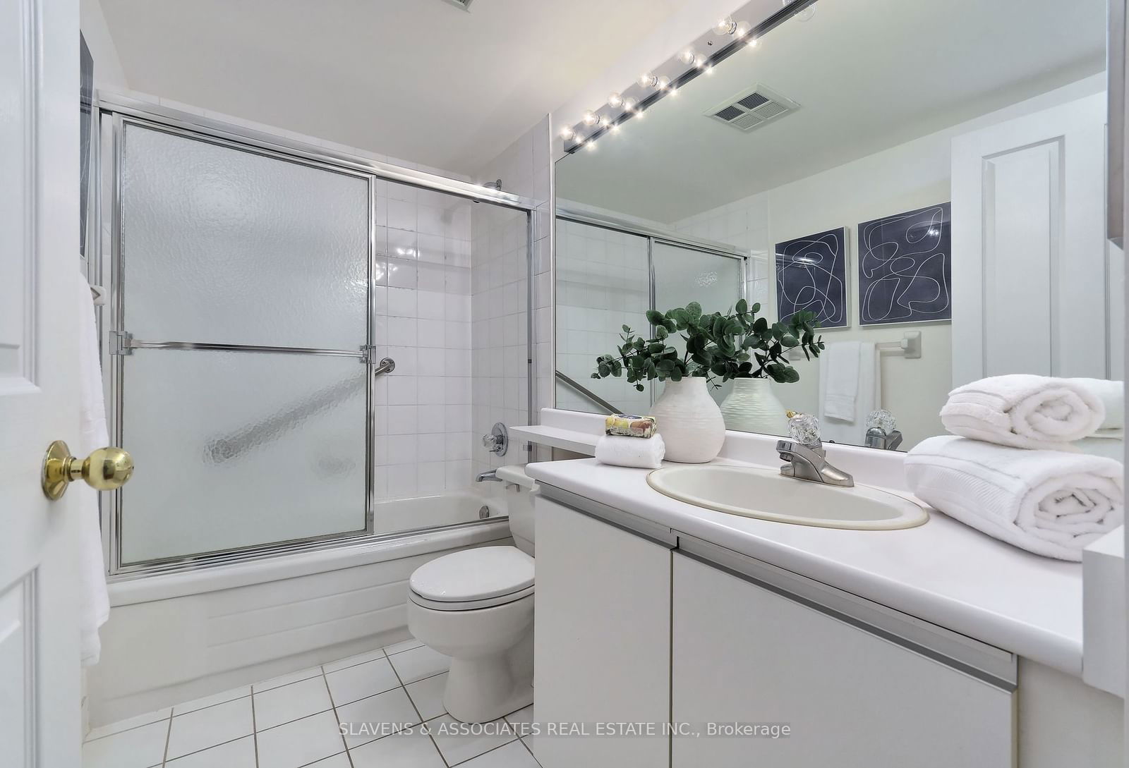 110 Promenade Circ, unit 204 for sale - image #24