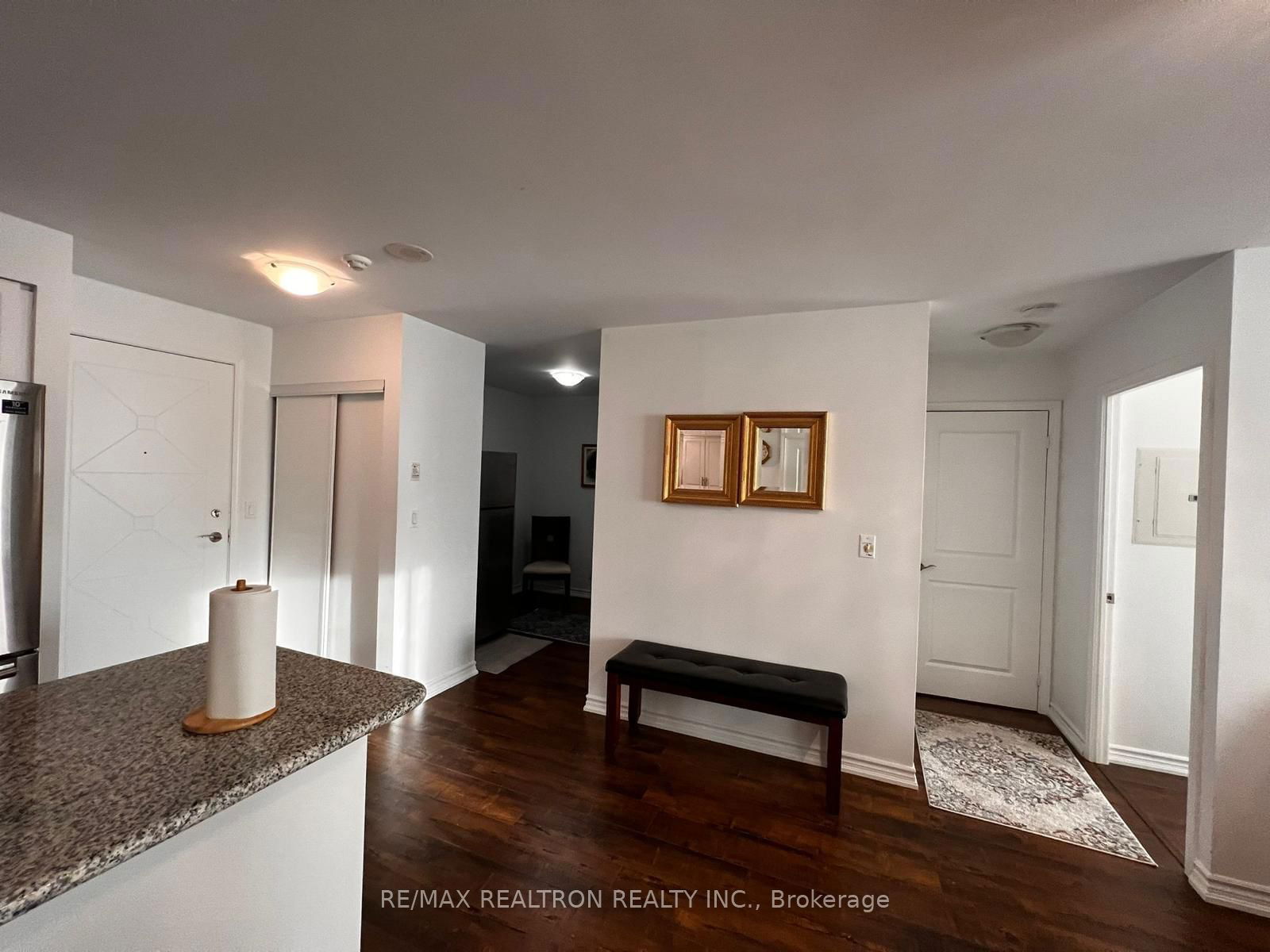 18 Harding Blvd W, unit 926 for rent - image #3