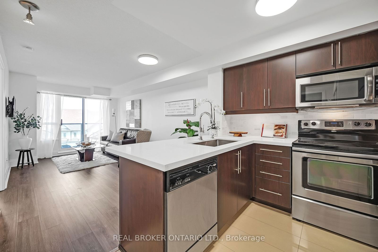 30 North Park Rd, unit 421 for sale - image #7