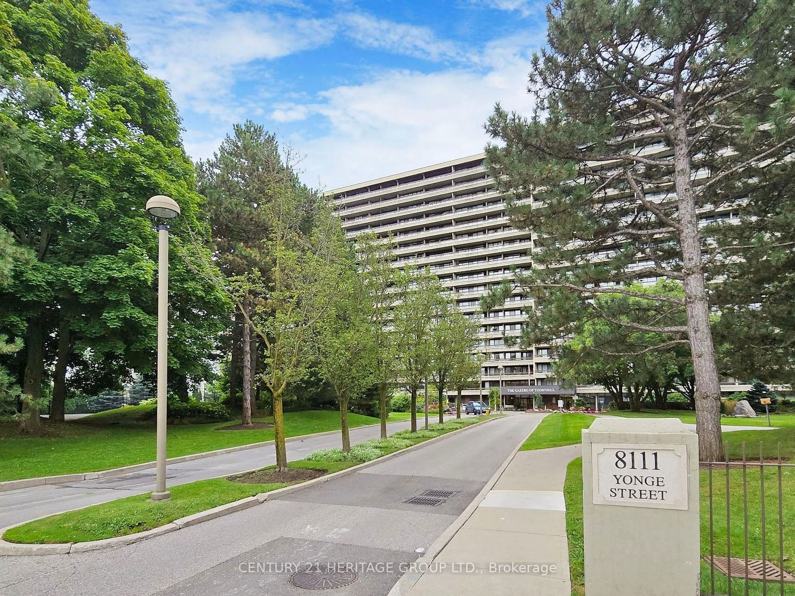 8111 Yonge St, unit 1604 for sale