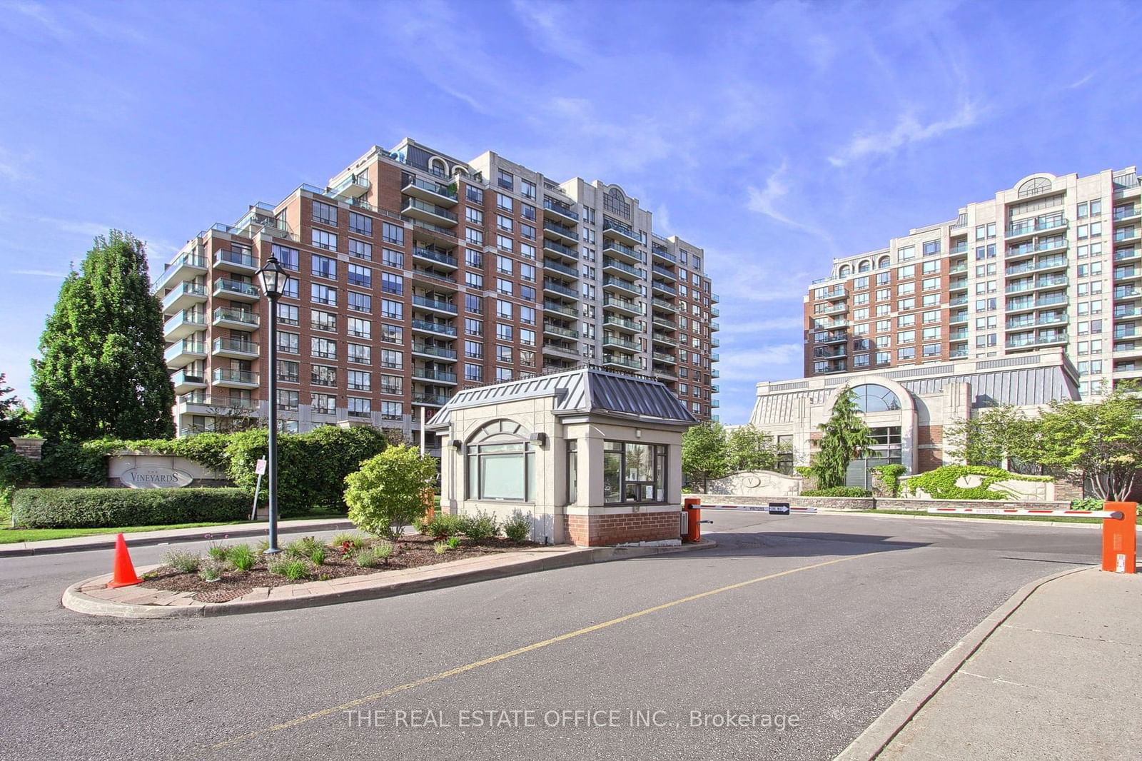 310 Red Maple Rd, unit 518 for sale