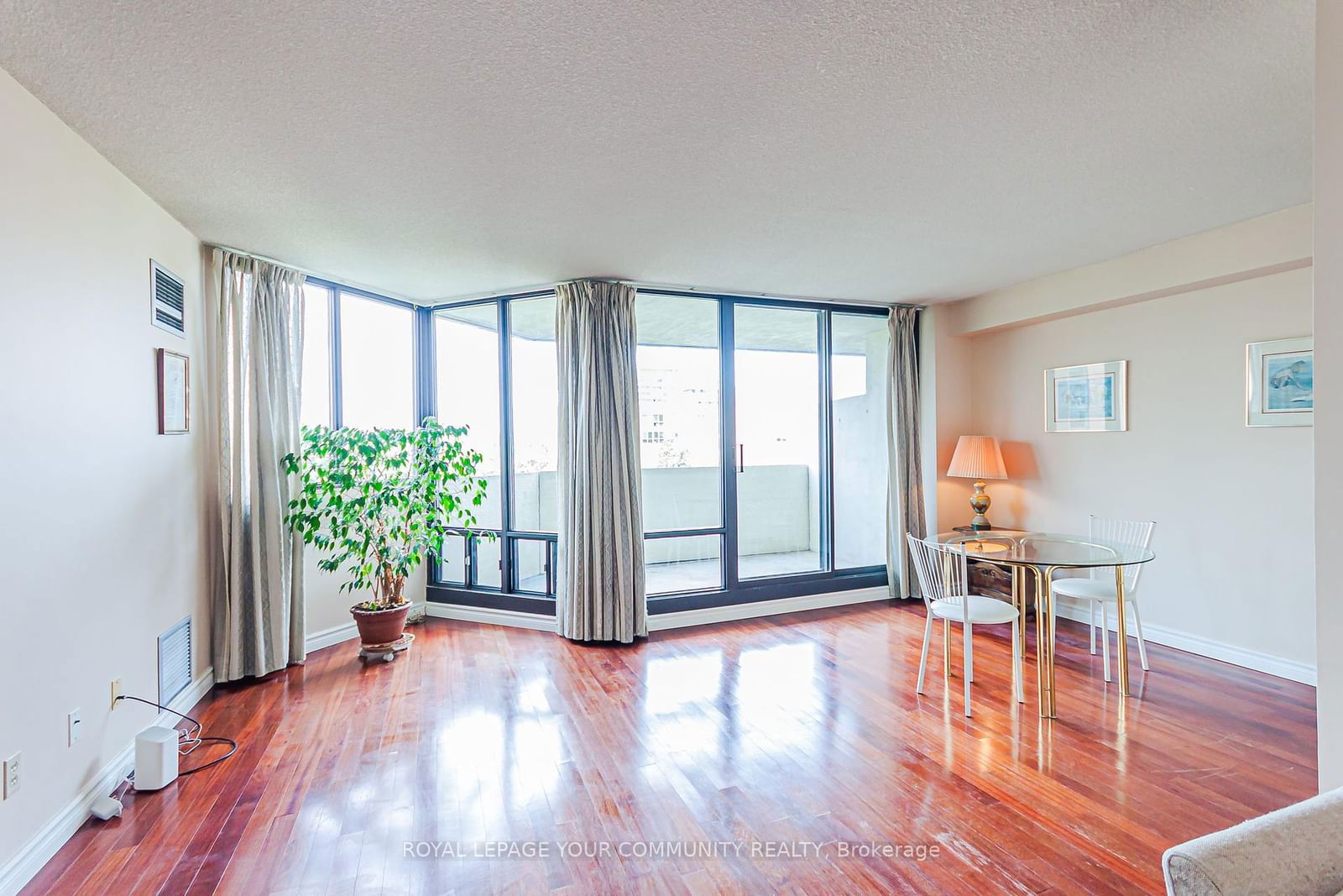 40 Baif Blvd, unit 702 for sale - image #19