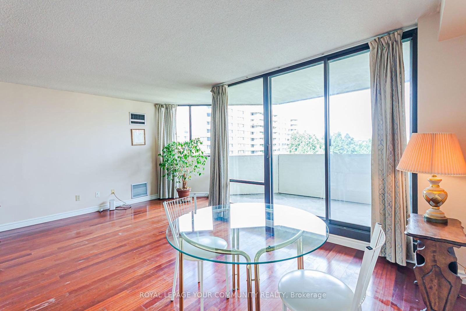 40 Baif Blvd, unit 702 for sale - image #27