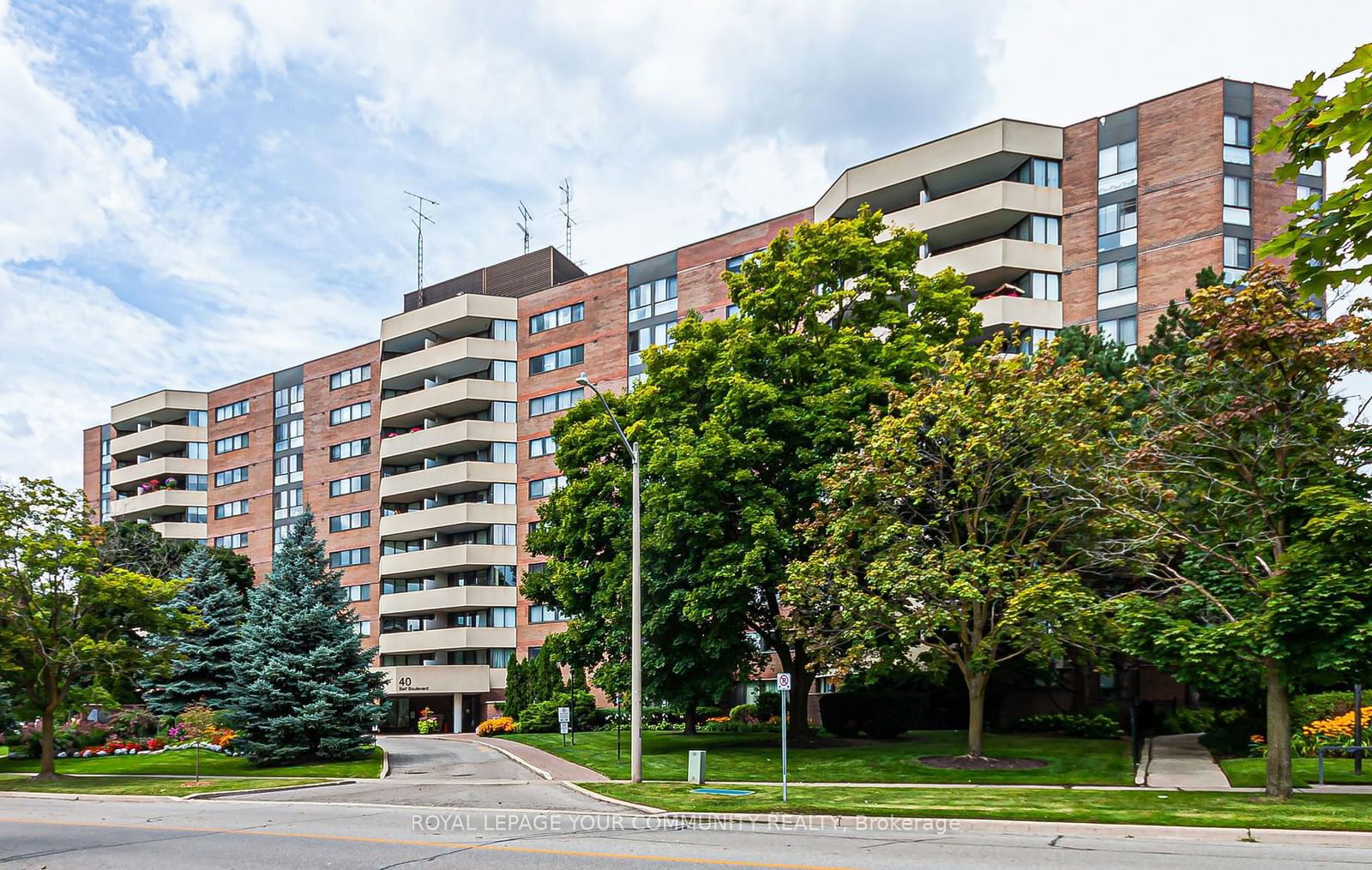 40 Baif Blvd, unit 702 for sale - image #5