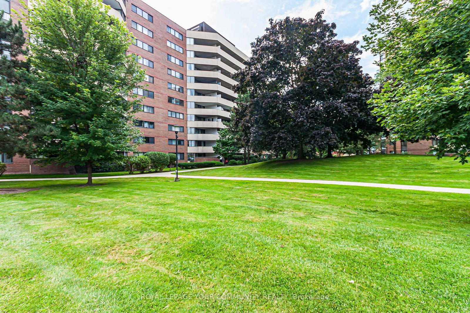 40 Baif Blvd, unit 702 for sale - image #9