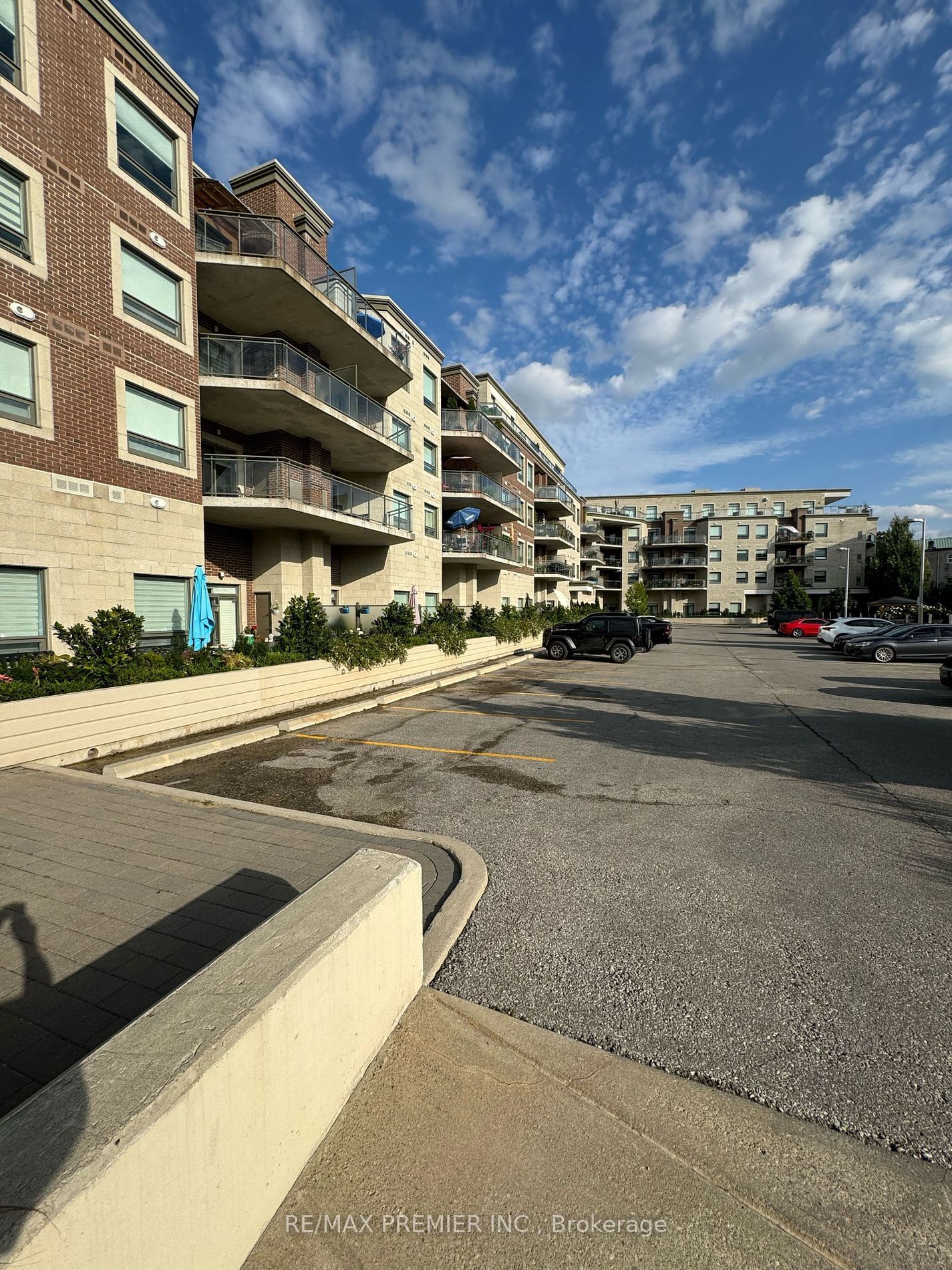 The Clarence Condos, Vaughan, Toronto