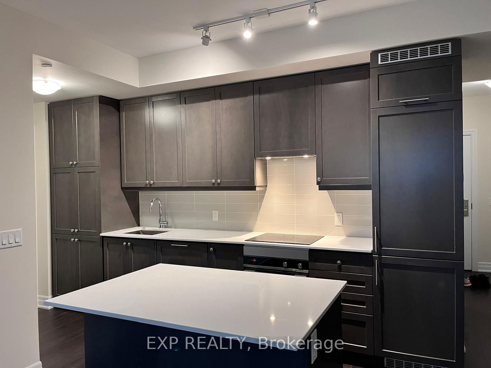 9075 JANE St, unit 1606 for sale - image #16