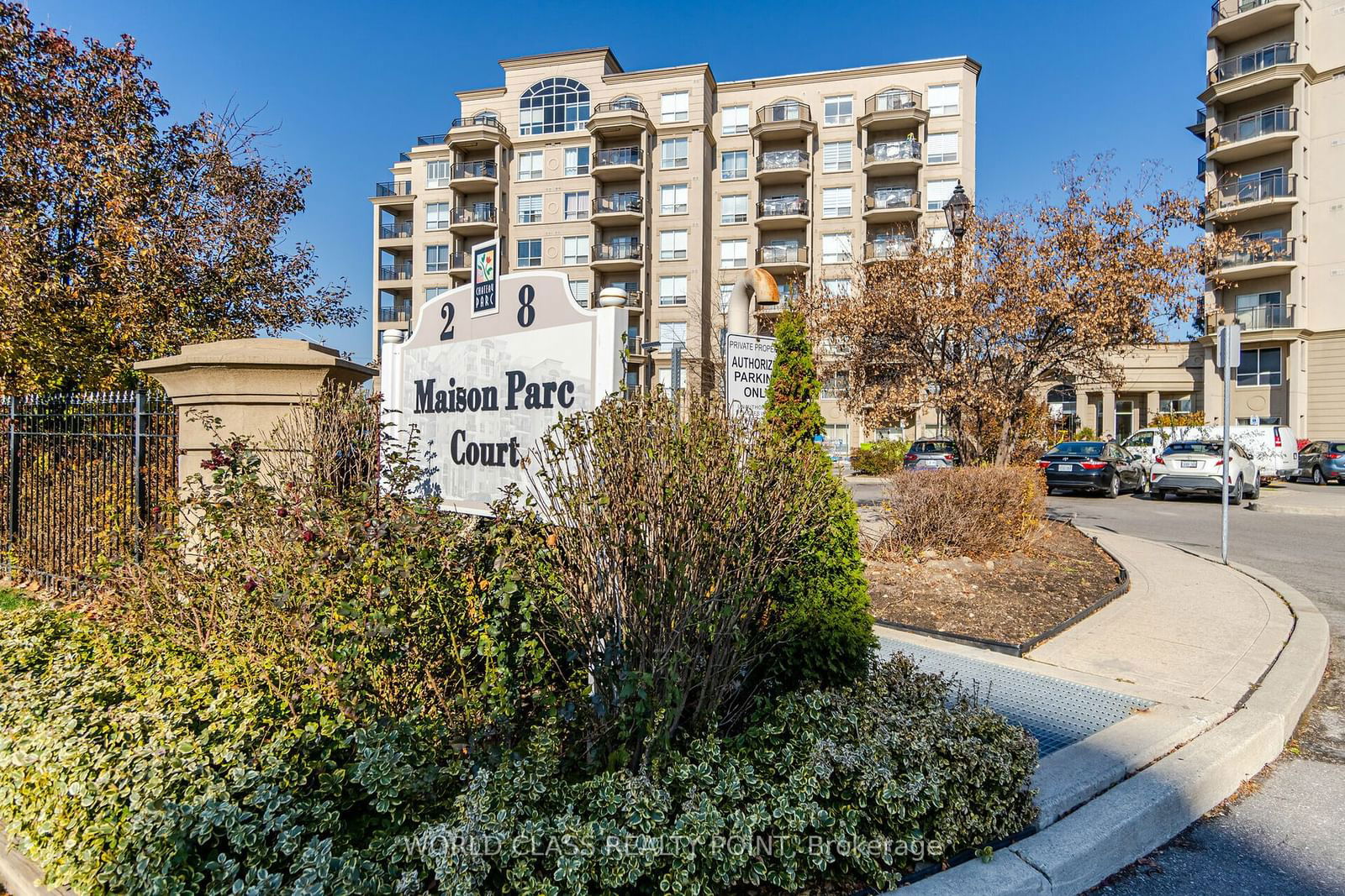 8 Maison Parc Crt, unit 204 for sale