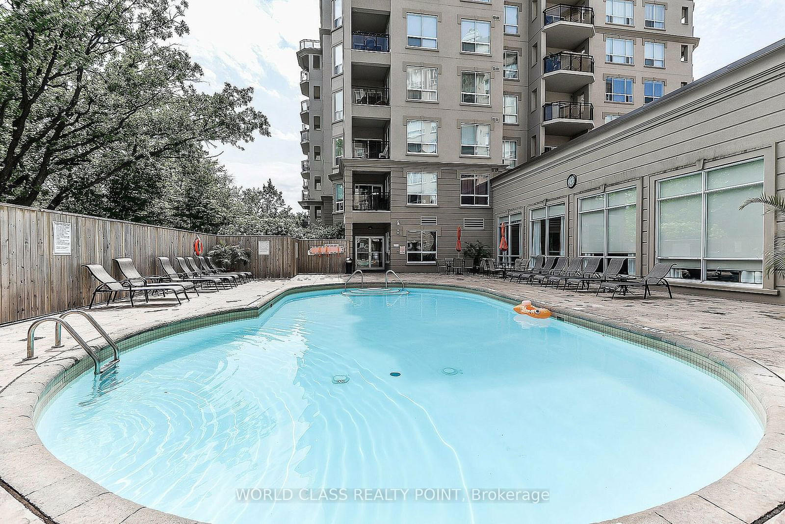 8 Maison Parc Crt, unit 204 for sale - image #40