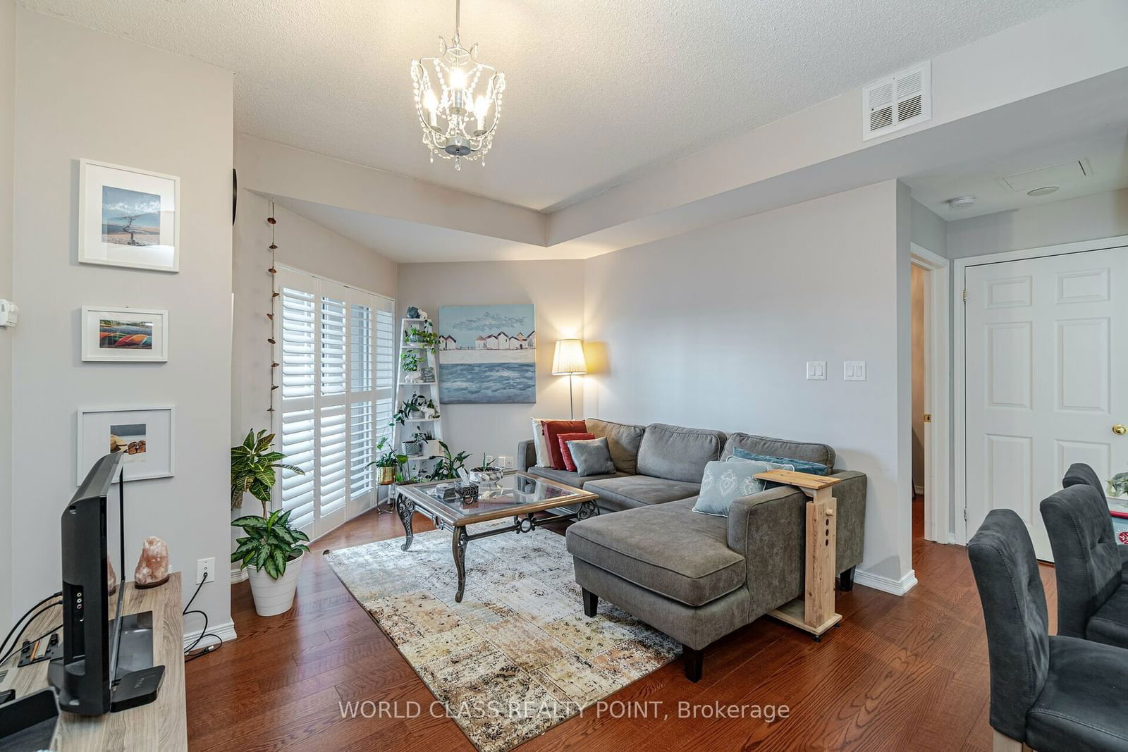 8 Maison Parc Crt, unit 204 for sale - image #8