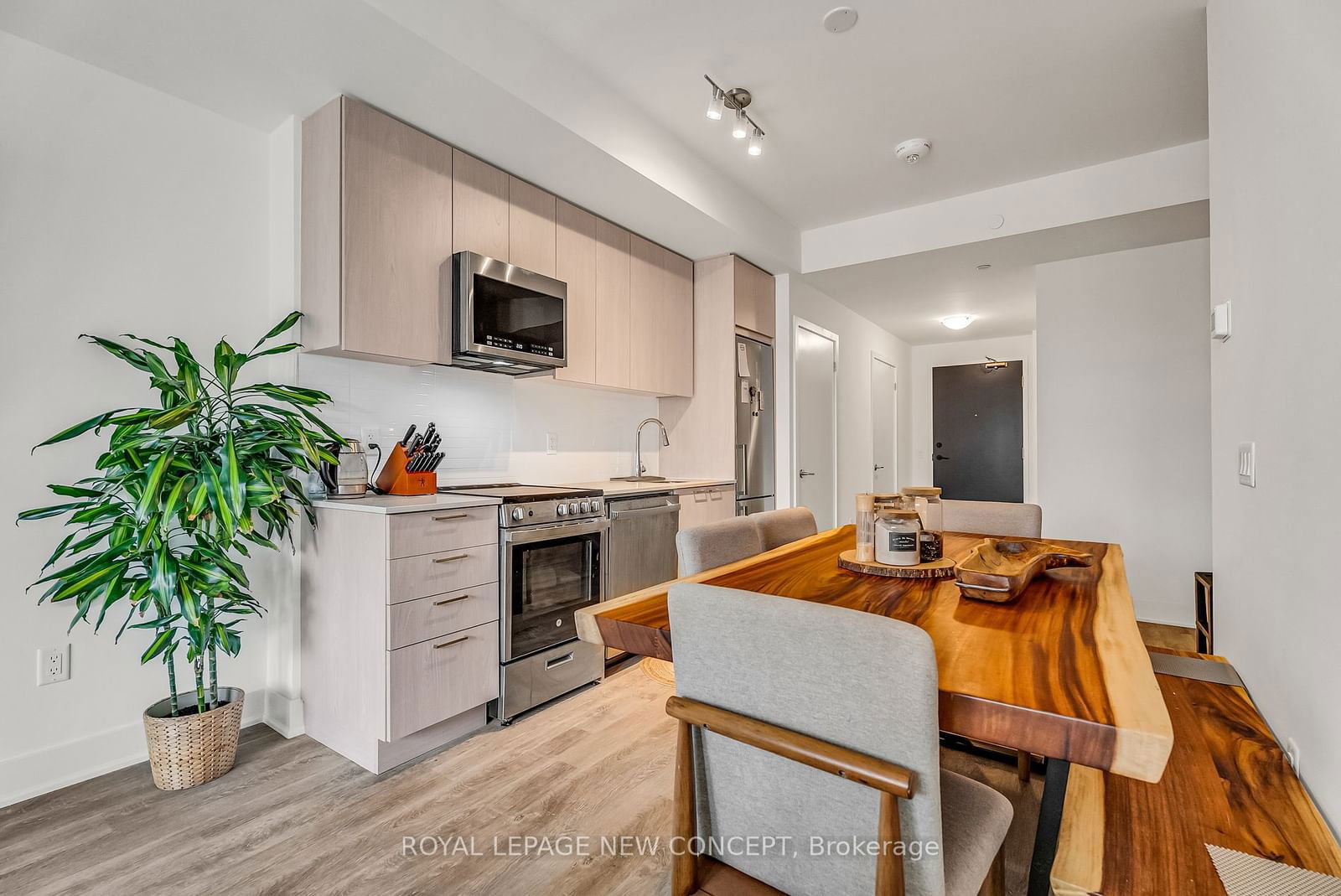 185 Deerfield Rd, unit 301 for sale - image #18