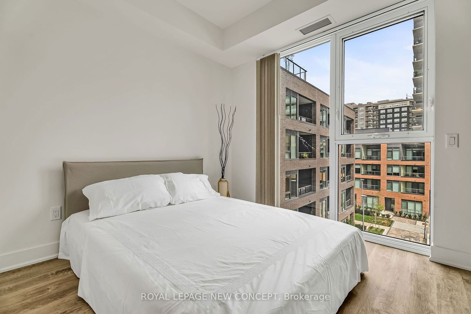 185 Deerfield Rd, unit 301 for sale - image #31