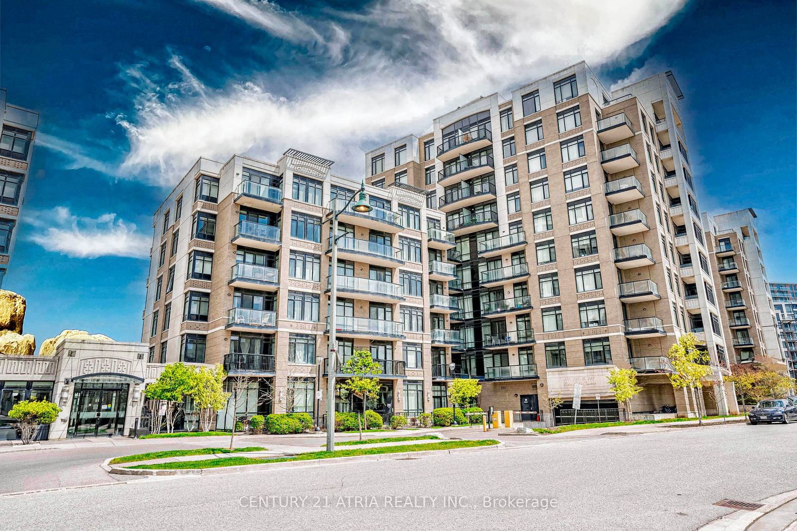 131 Upper Duke Cres, unit 402 for sale - image #1