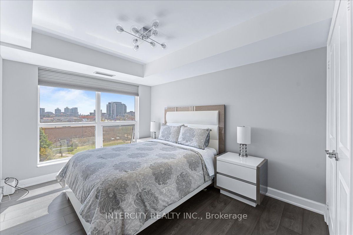 18 Harding Blvd, unit 408 for sale