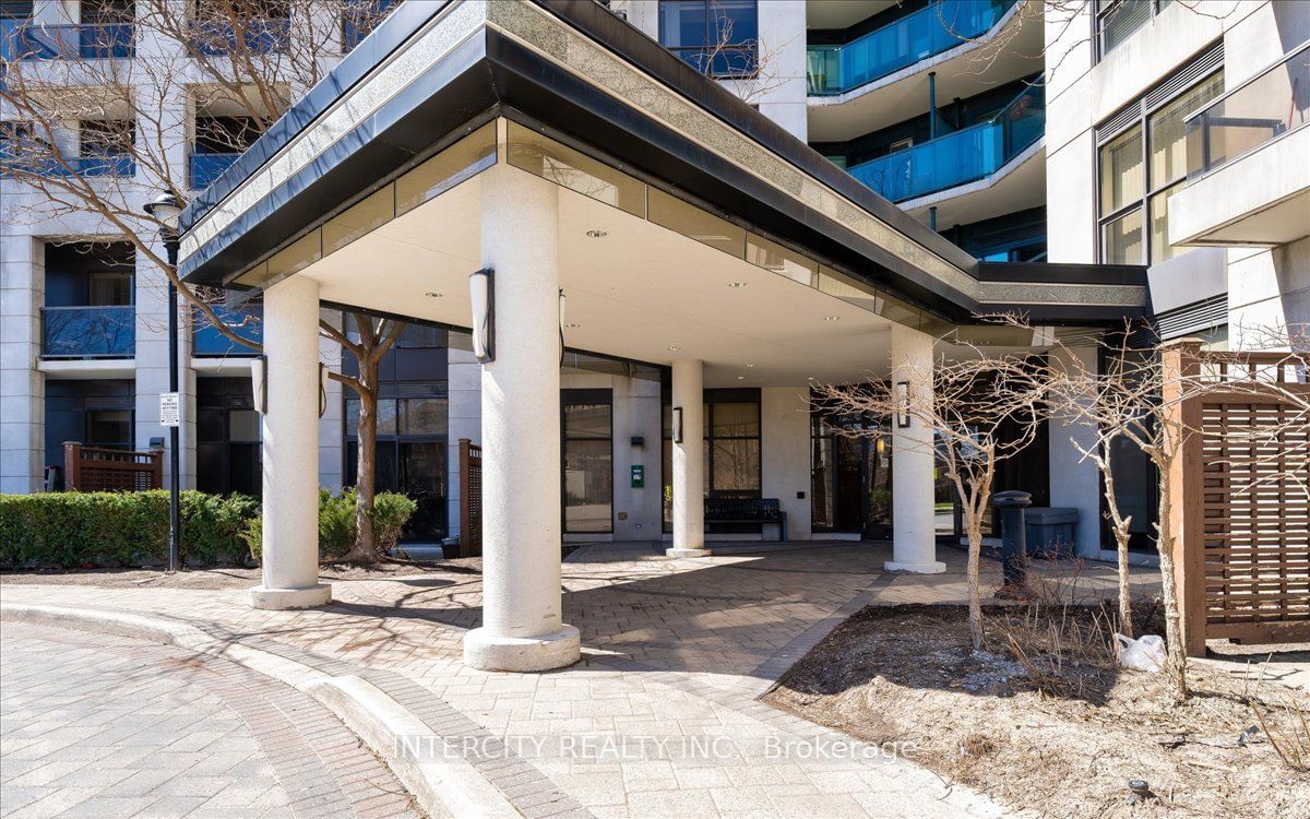 18 Harding Blvd, unit 408 for sale