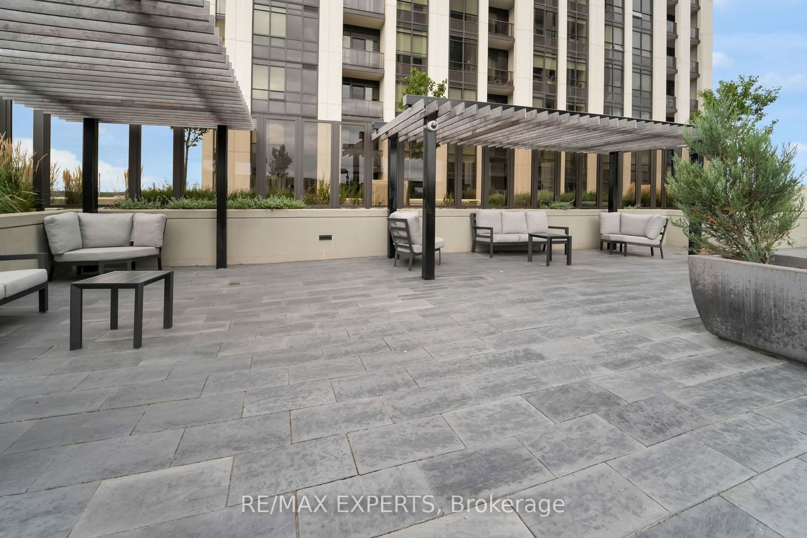 9075 Jane St, unit 515 for sale - image #26