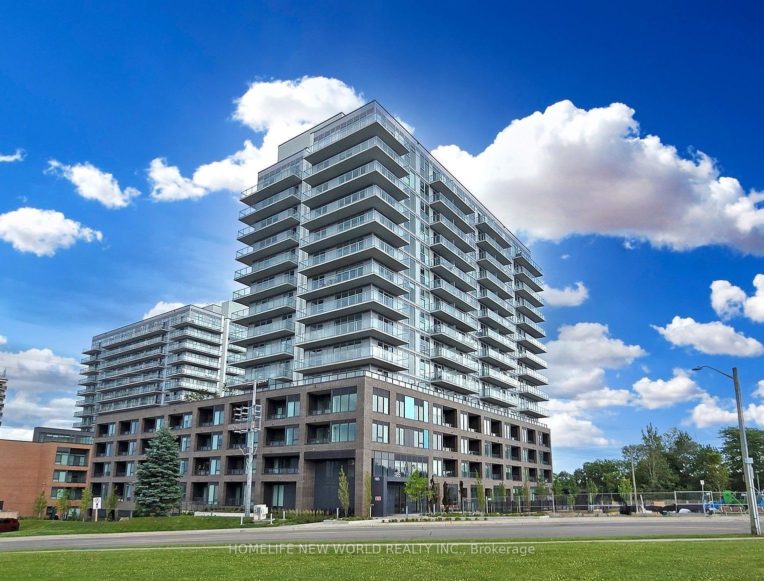 185 Deerfield Rd, unit 213 for sale - image #1