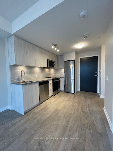 8868 Yonge St, unit 320E for rent