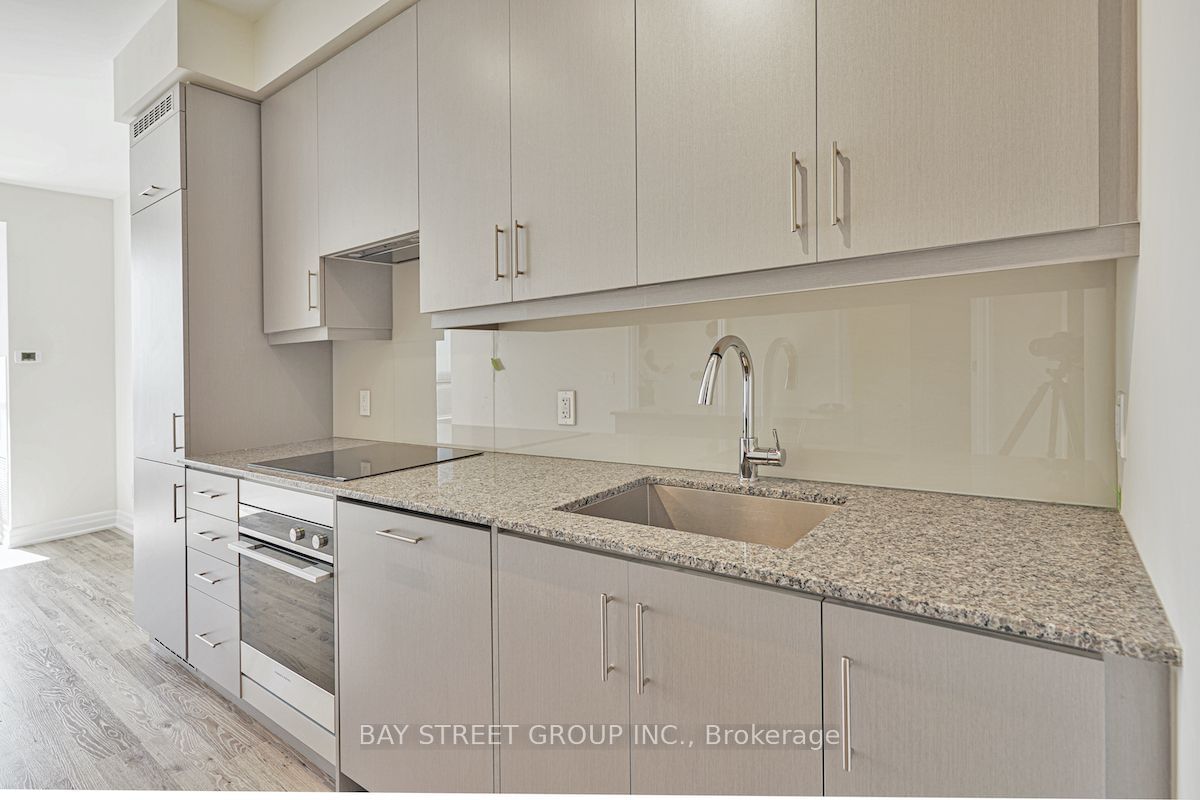 9085 Jane St, unit 1107 for rent