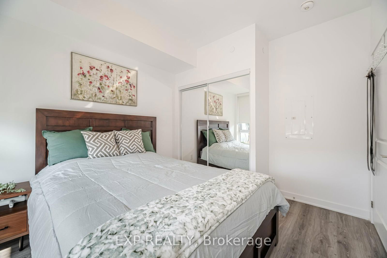 100 Eagle Rock Way, unit 813 for sale - image #15