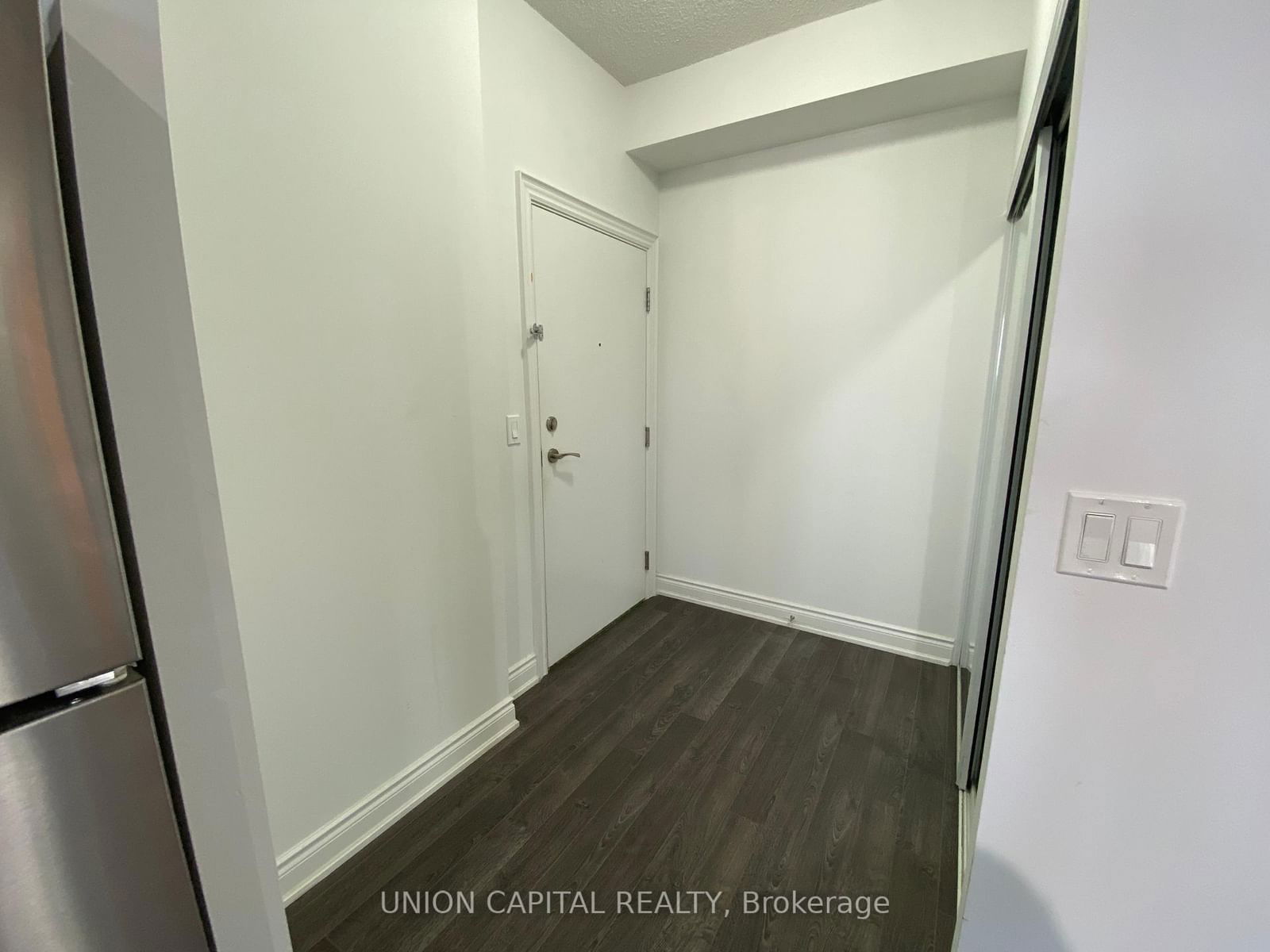 38 Cedarland Dr, unit 1105 for rent - image #1