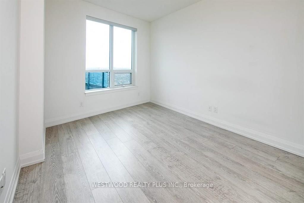 7161 Yonge St, unit Lph3-15 for sale - image #9