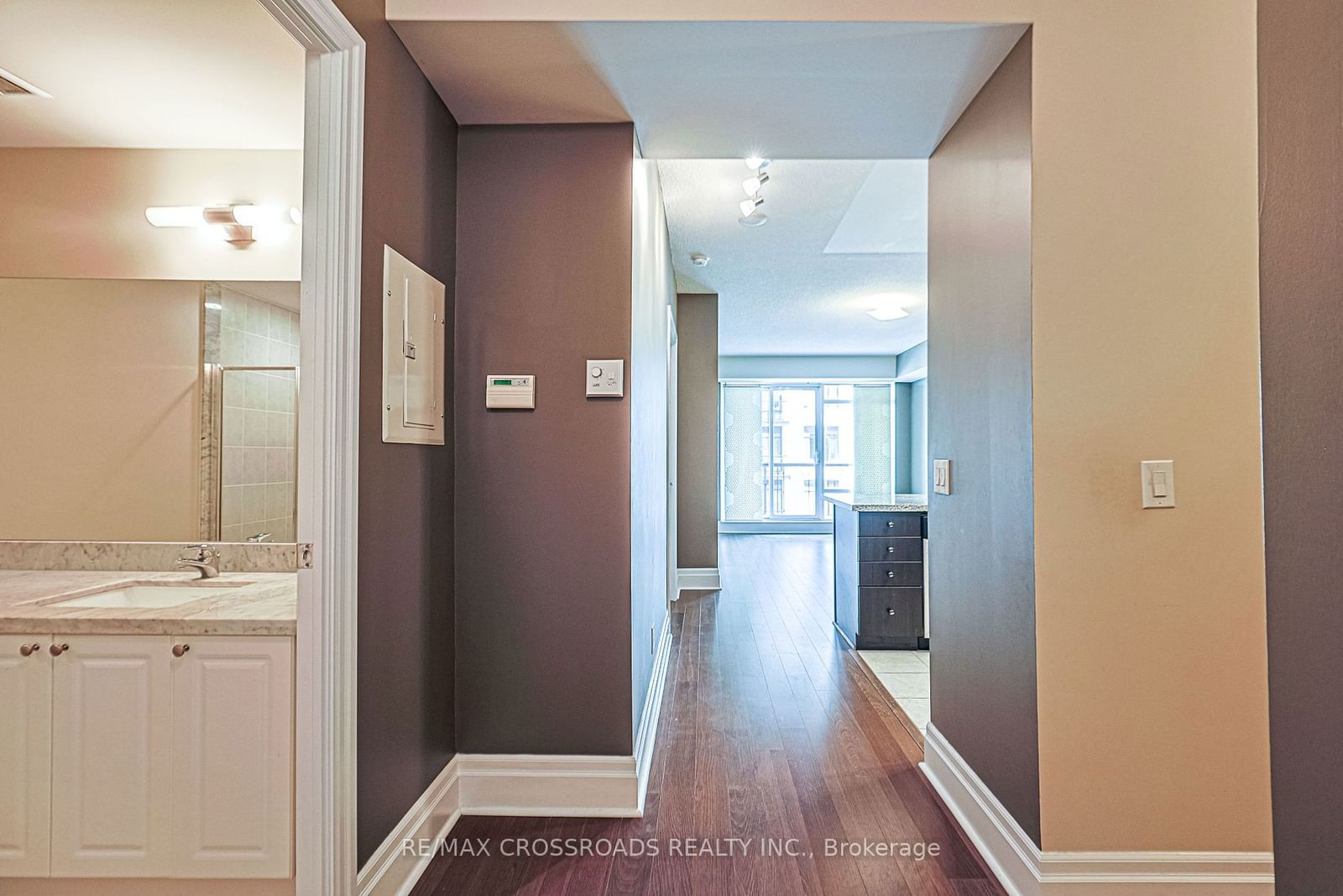 131 Upper Duke Cres, unit 706 for sale - image #2