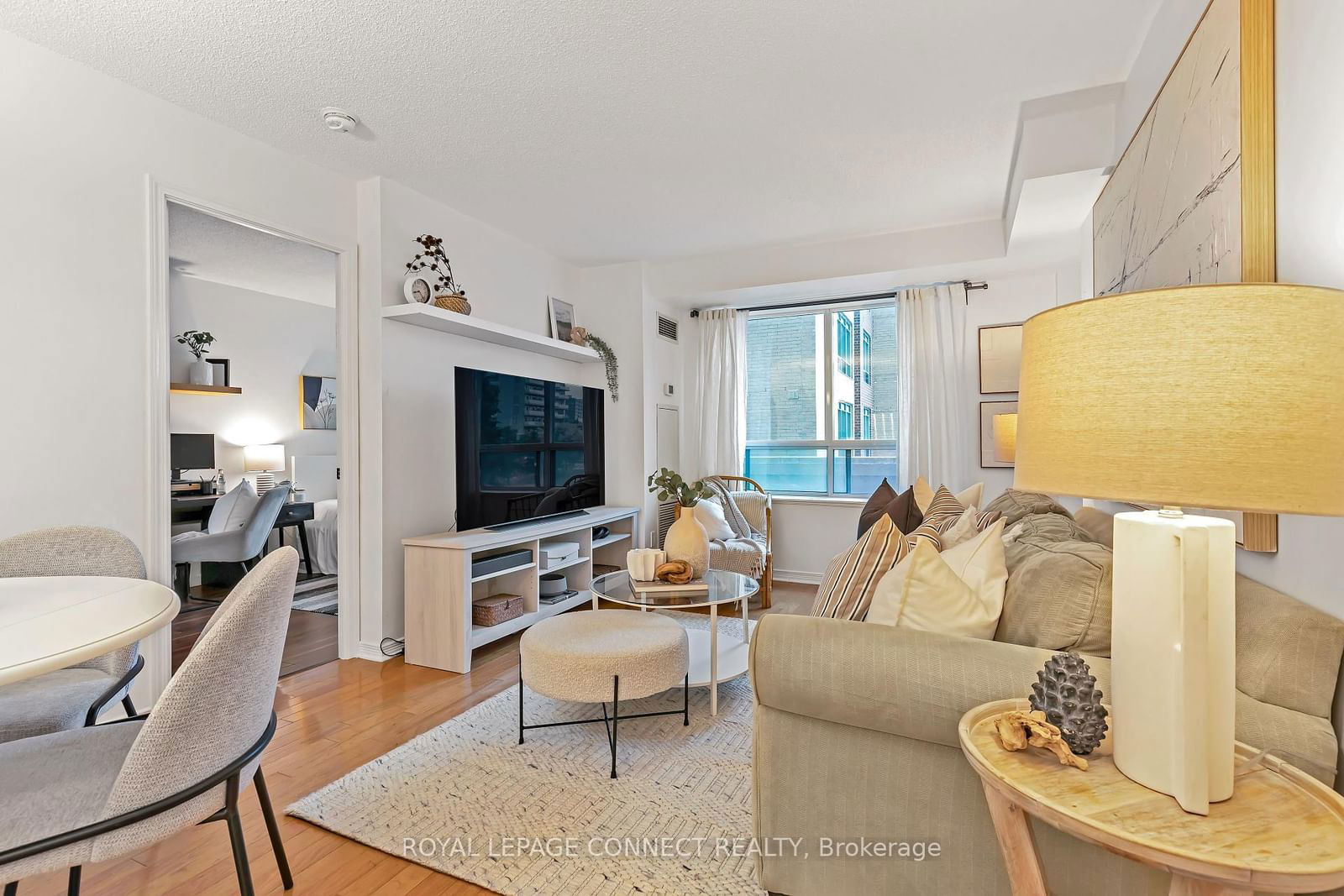 11 Oneida Cres, unit 212 for sale - image #8