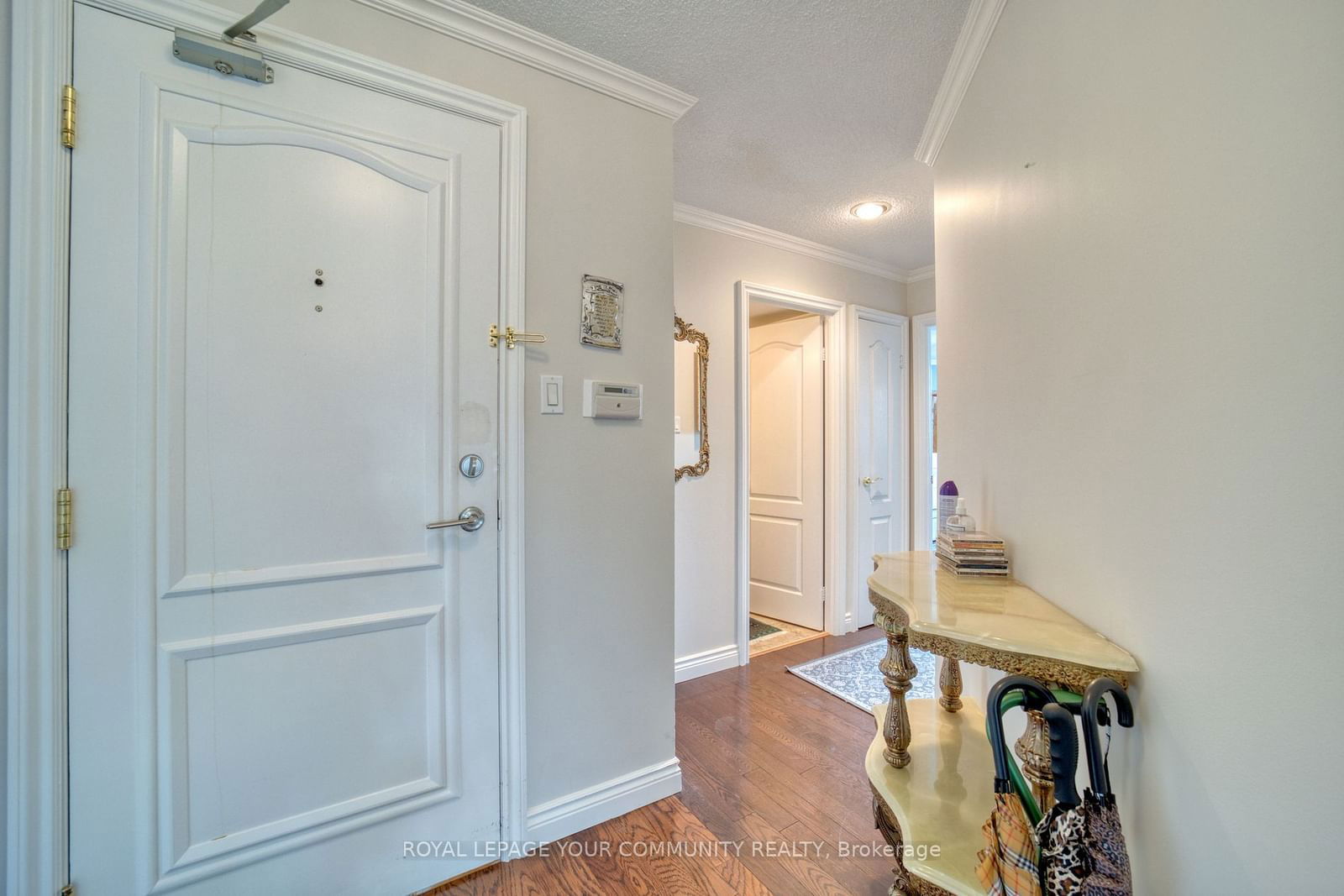 7460 Bathurst St, unit 1710 for sale