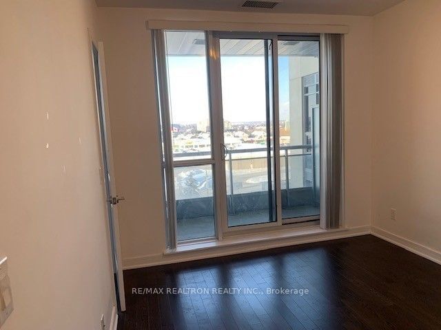 9205 Yonge St, unit 817NE for rent