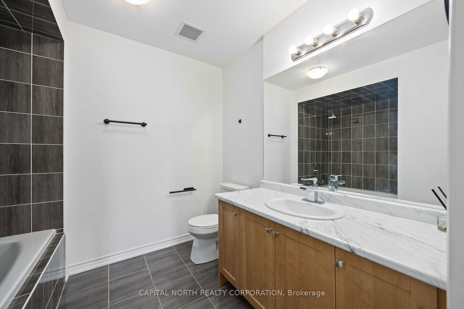 3865 Major Mackenzie Dr W, unit 213 for rent - image #24