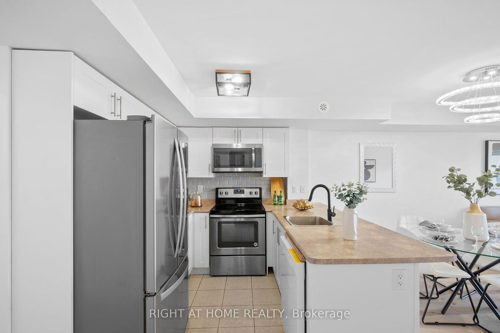 60 Dunsheath Way, unit 706 for sale - image #9