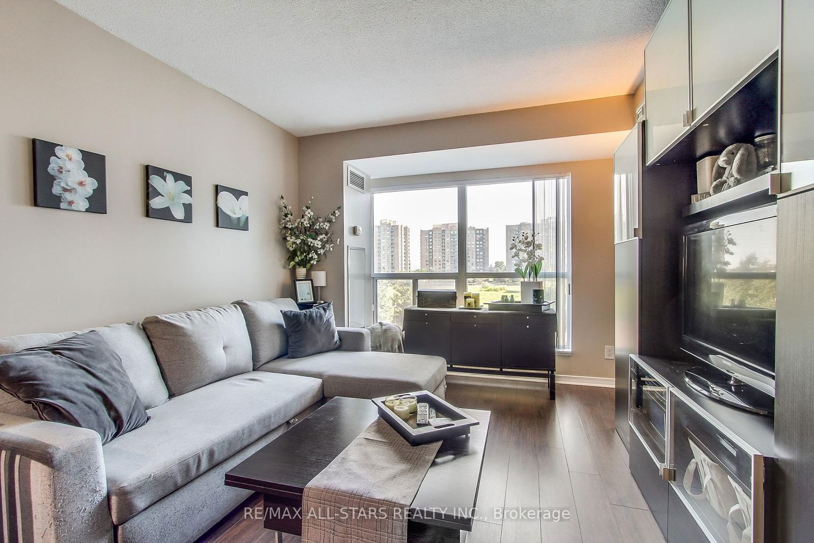 185 Oneida Cres, unit 319 for sale - image #15