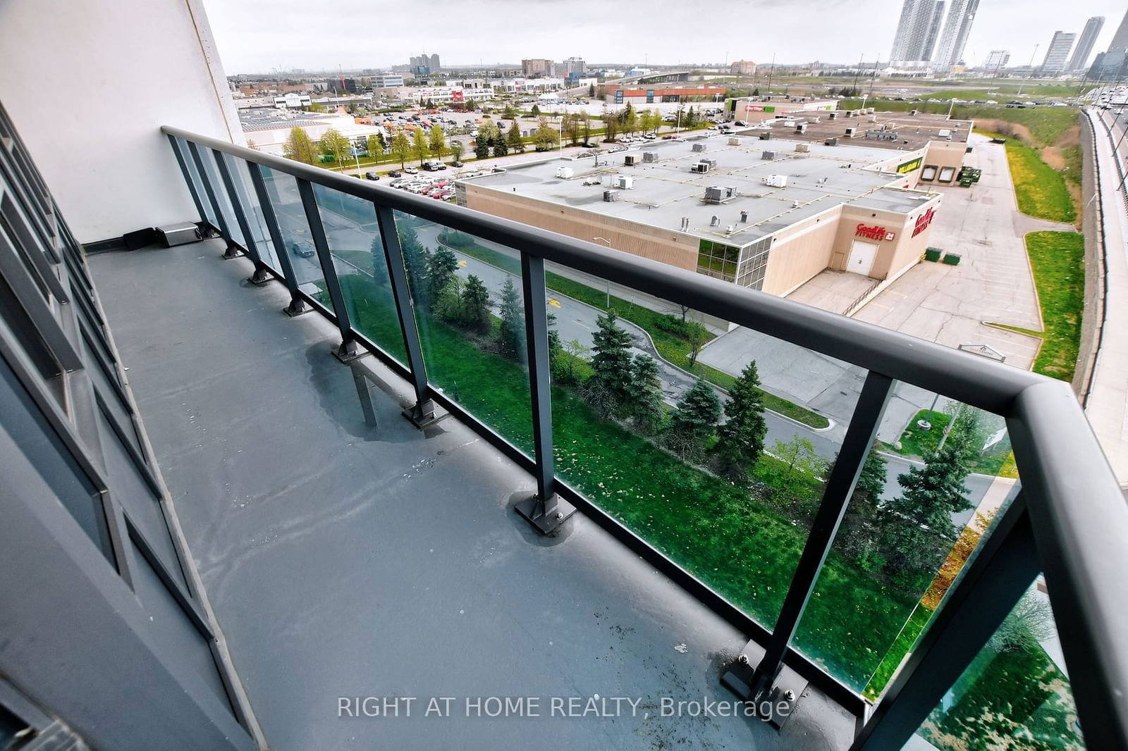 Centro Square Condominiums, Vaughan, Toronto