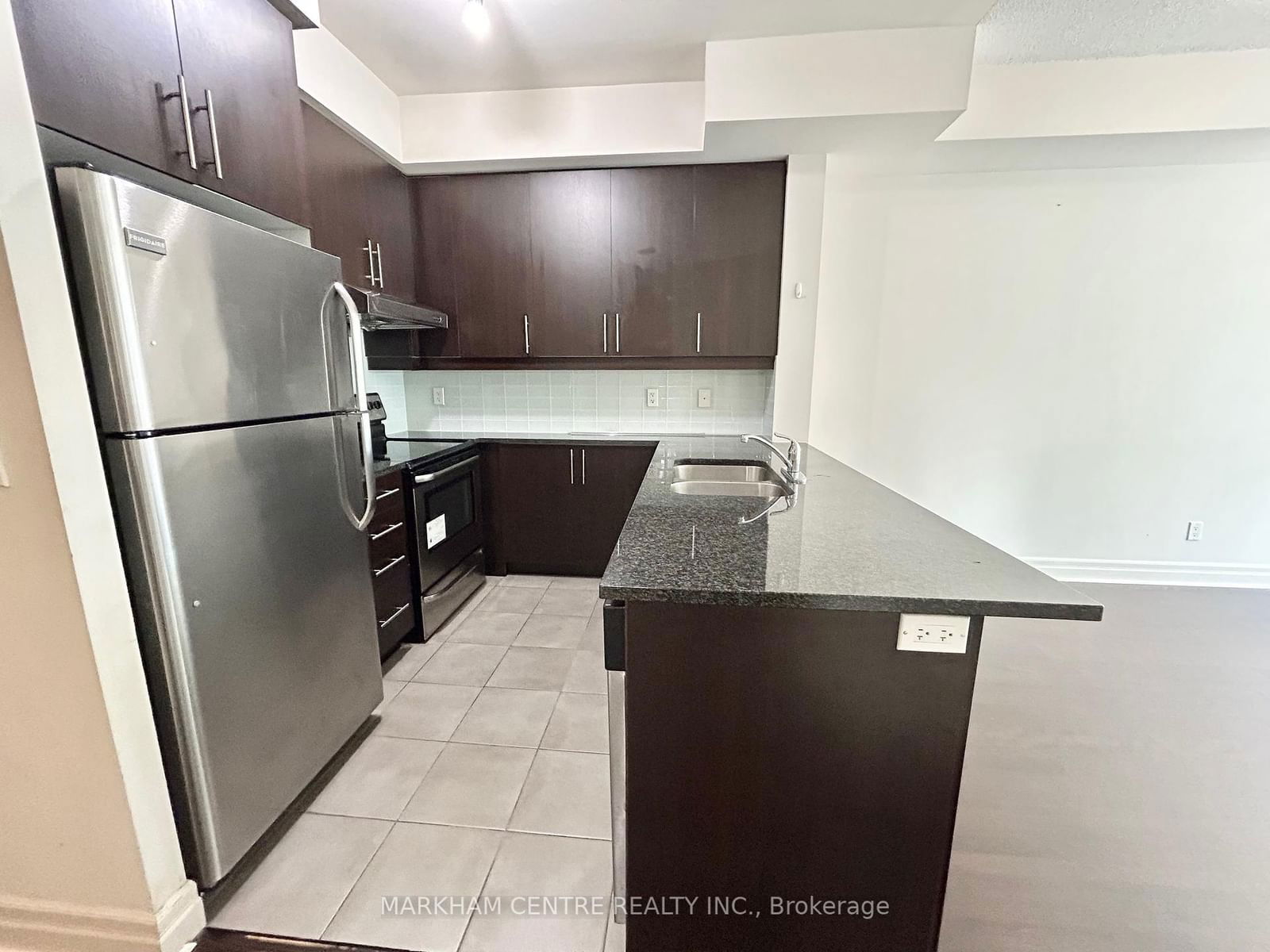 8110 Birchmount Rd, unit 411 for rent - image #3