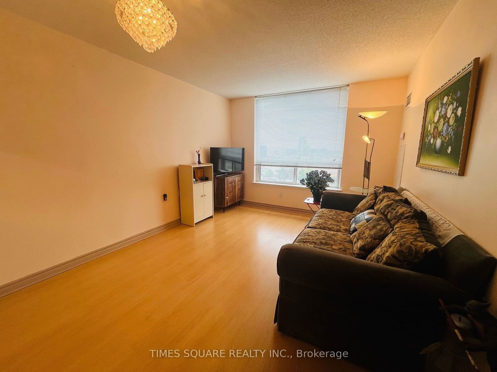 9015 Leslie St, unit 1107 for sale