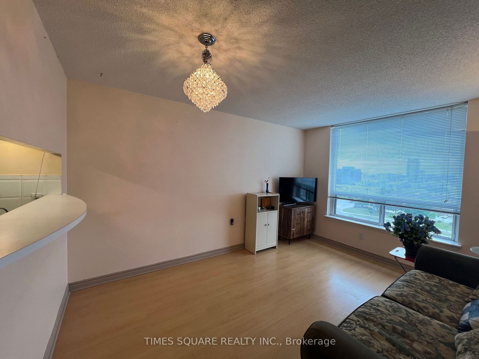 9015 Leslie St, unit 1107 for sale