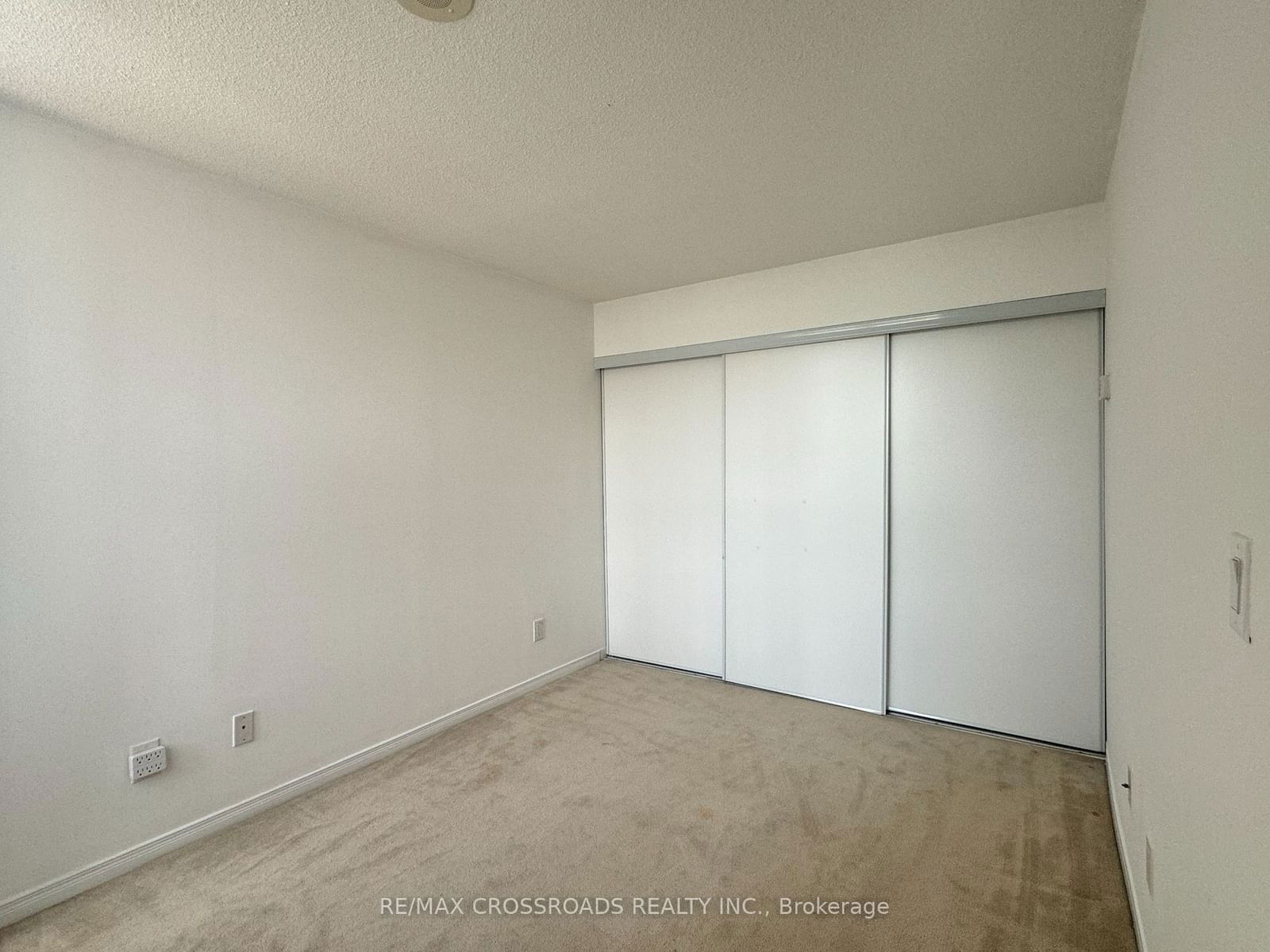 75 King William Cres, unit PH 10 for rent - image #10