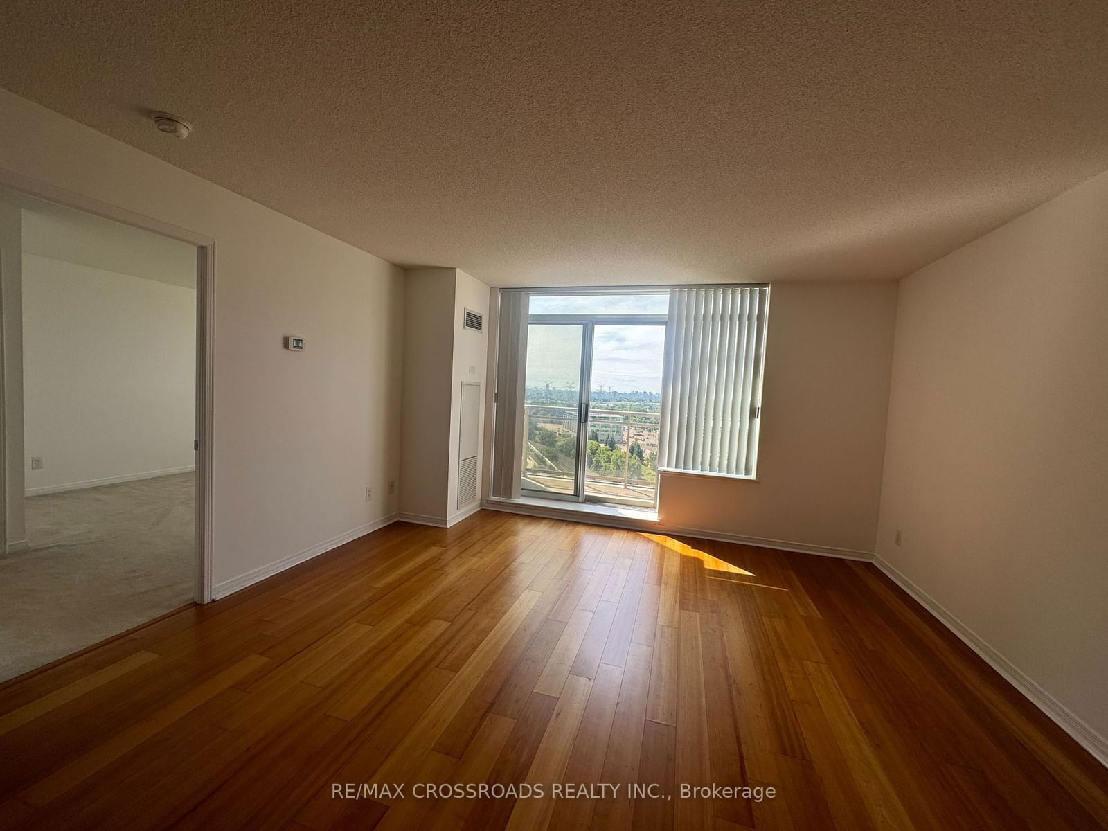 75 King William Cres, unit PH 10 for rent - image #4