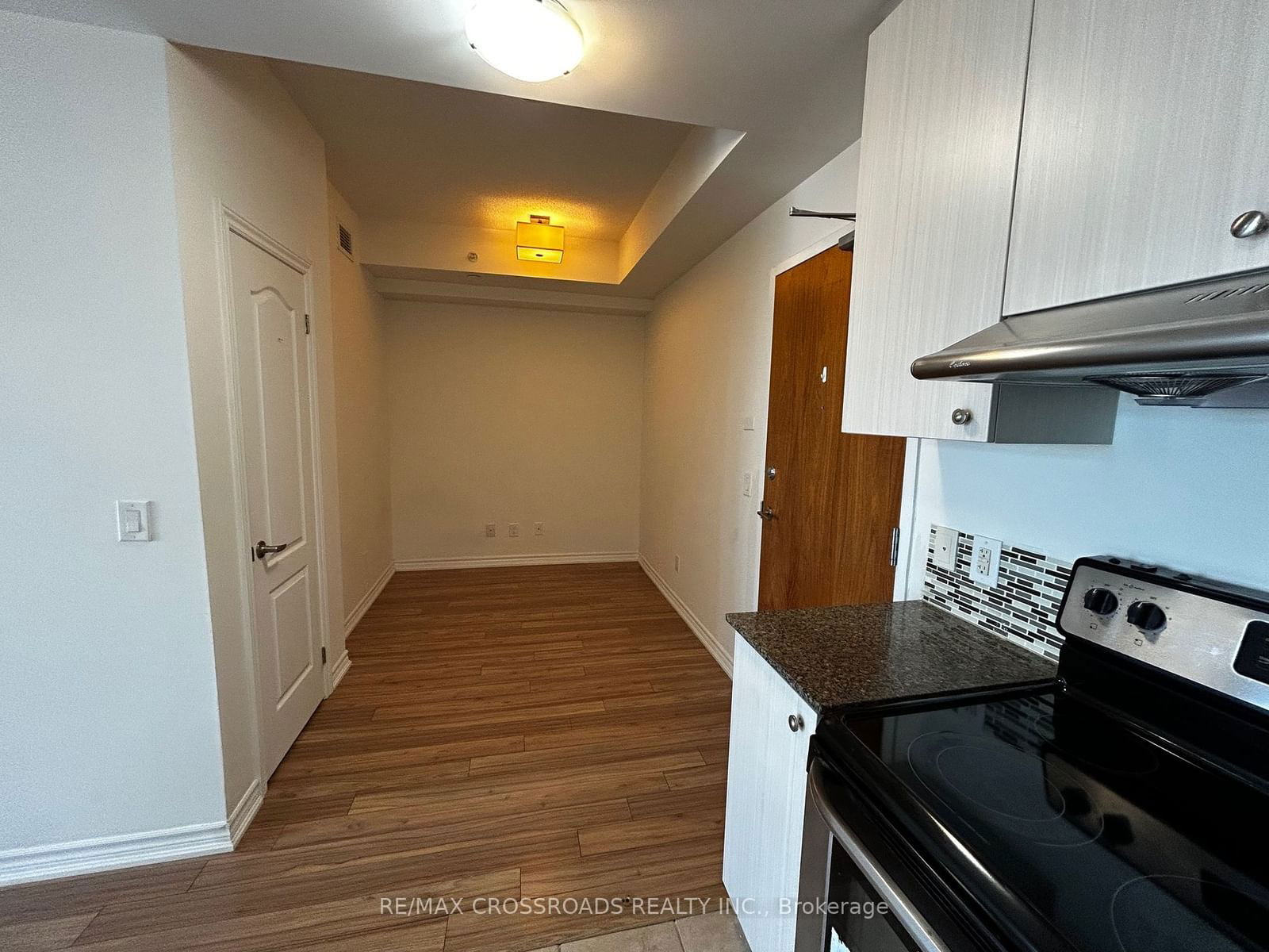 8323 Kennedy Rd, unit 911 for rent - image #26