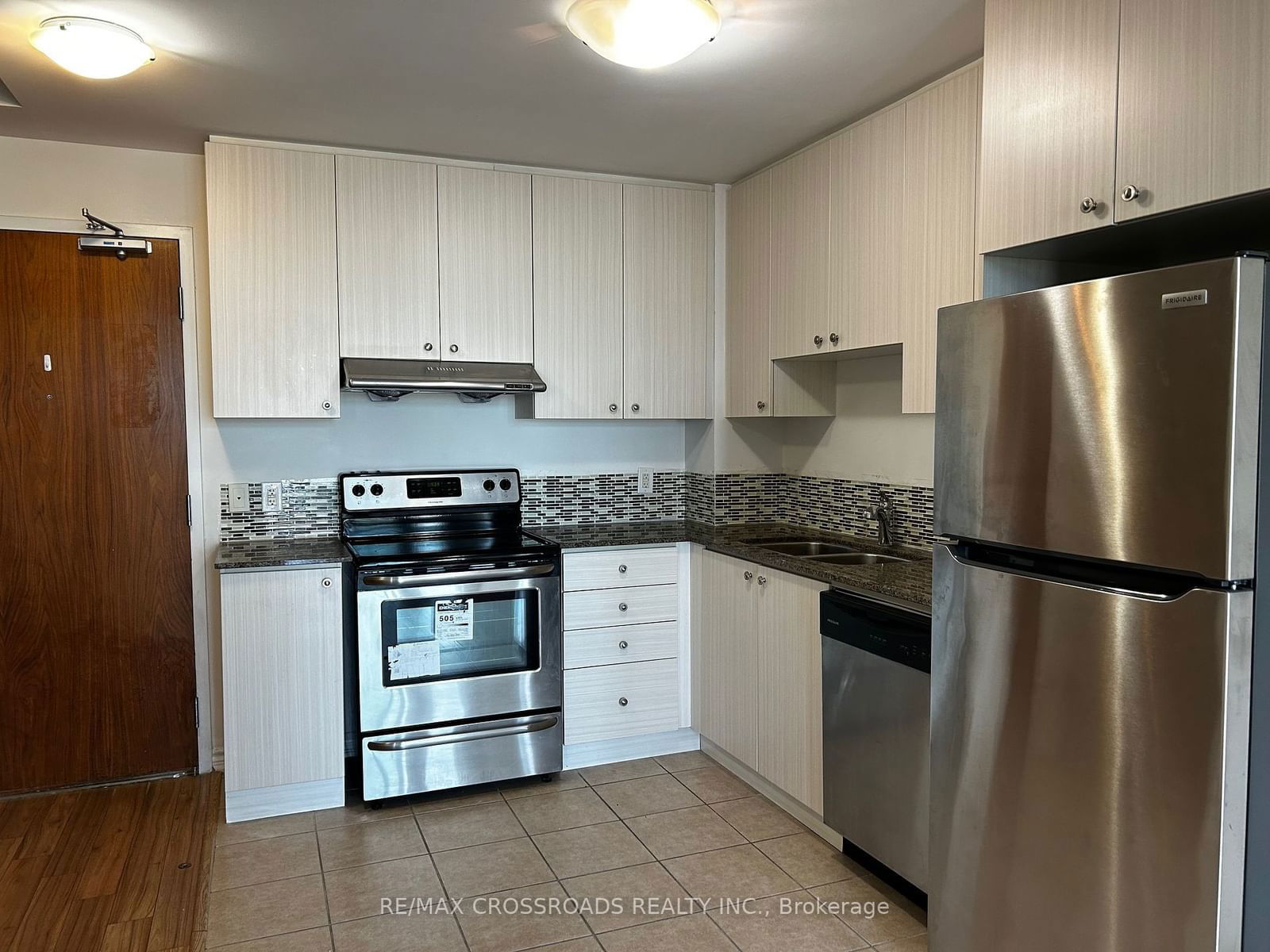 8323 Kennedy Rd, unit 911 for rent - image #7