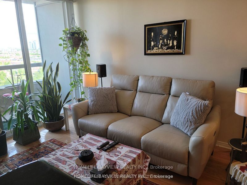 9 Northern Heights Dr, unit LPH02 for rent - image #4