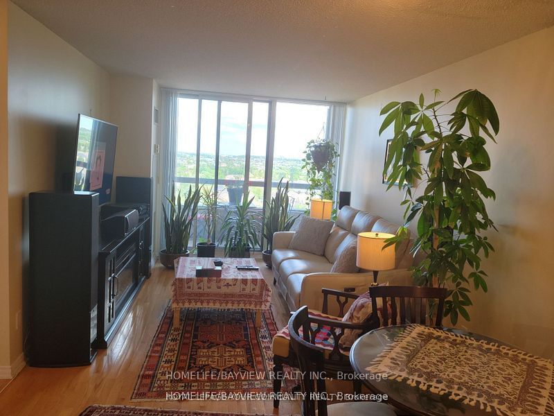 9 Northern Heights Dr, unit LPH02 for rent - image #6