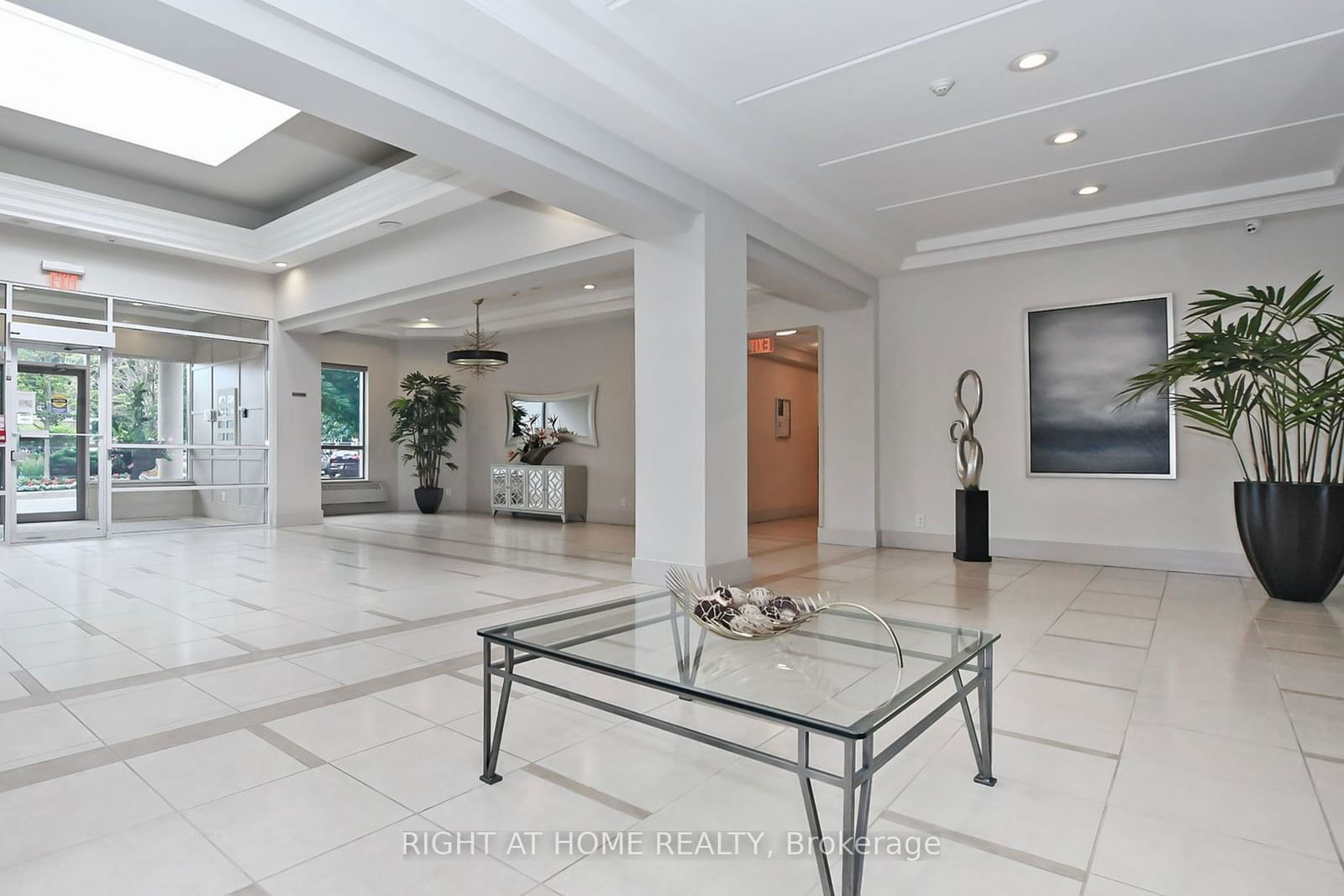 60 DISERA Dr, unit 1202 for sale