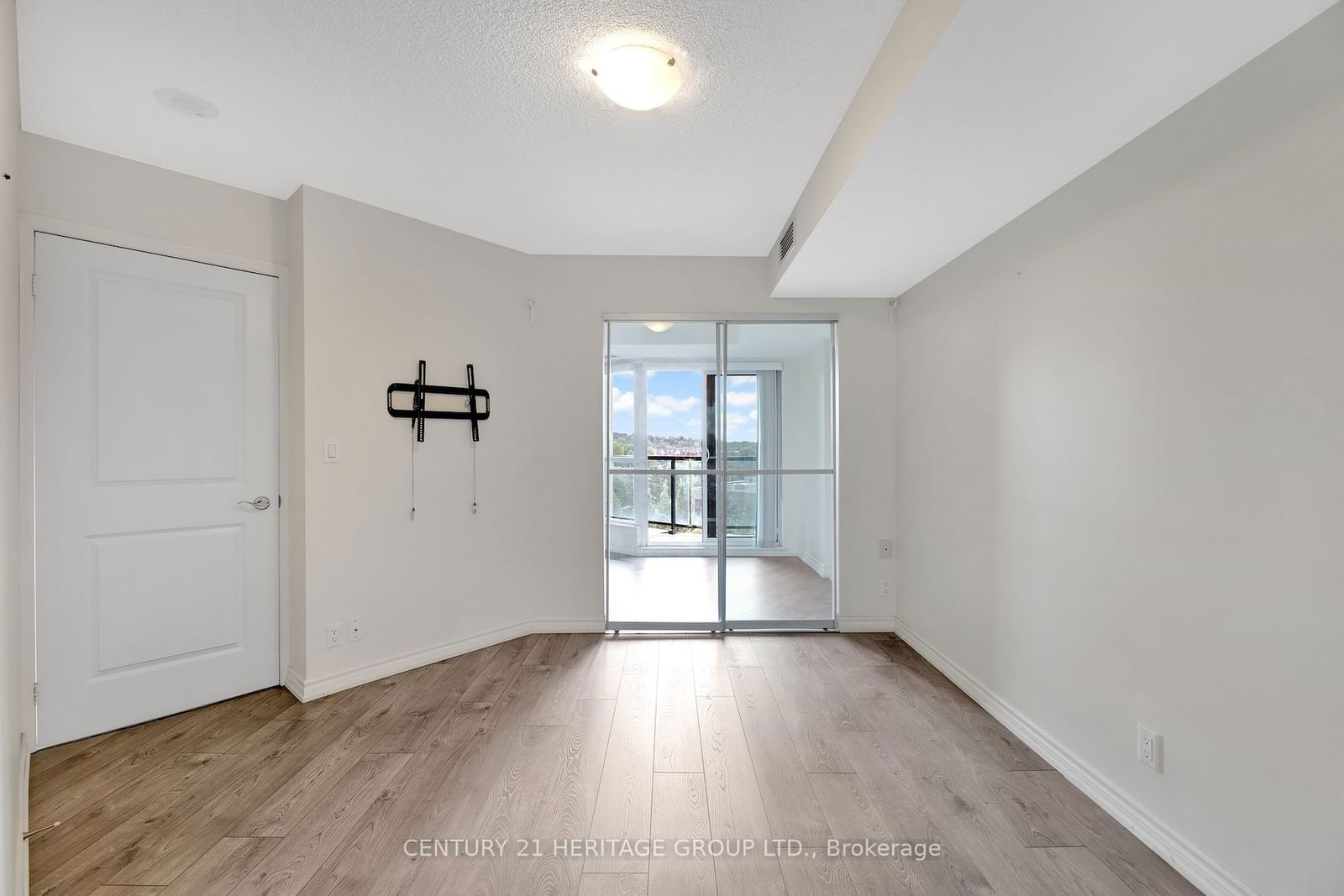 18 Harding Blvd, unit 514 for sale - image #7