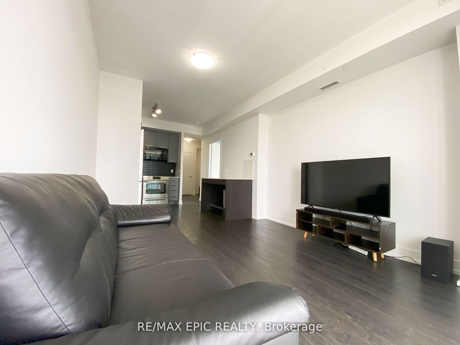 9471 Yonge St, unit 1001 for rent - image #7