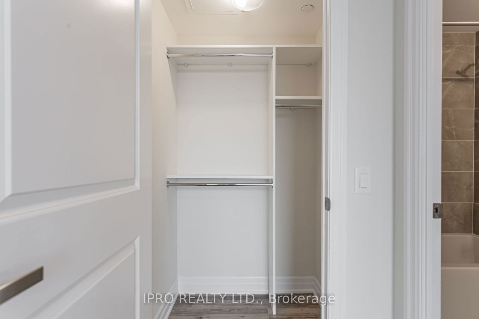 9075 Jane St, unit 809 for rent - image #20