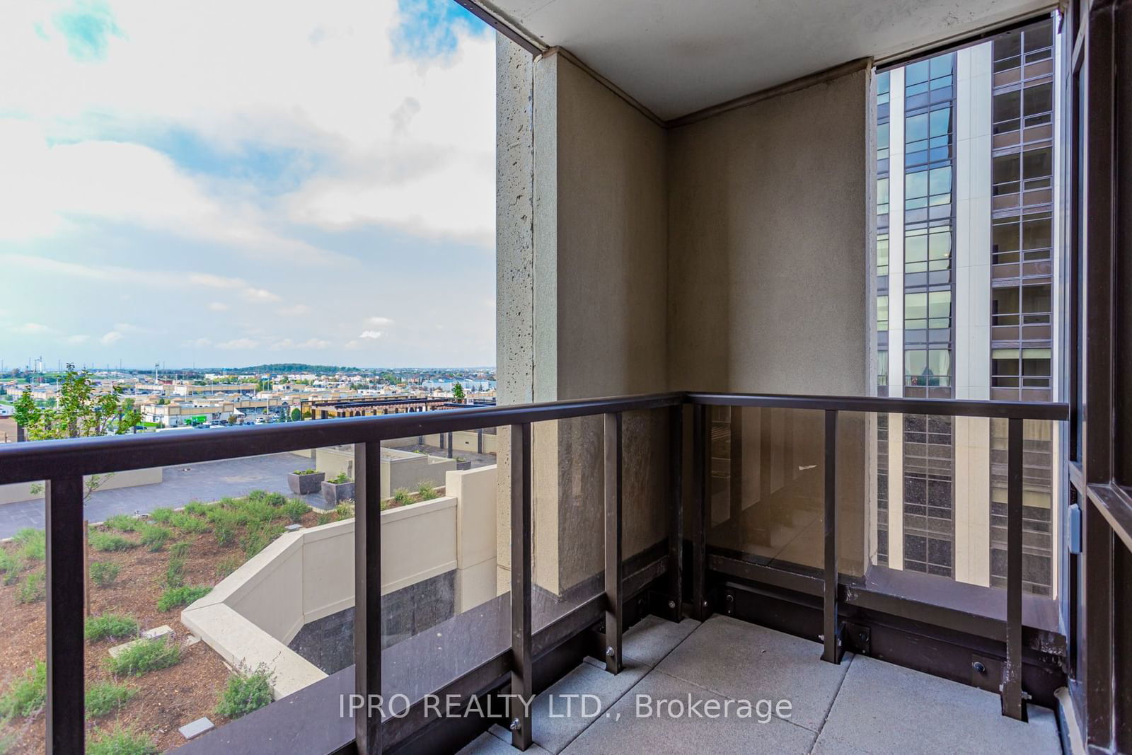 9075 Jane St, unit 809 for rent - image #24