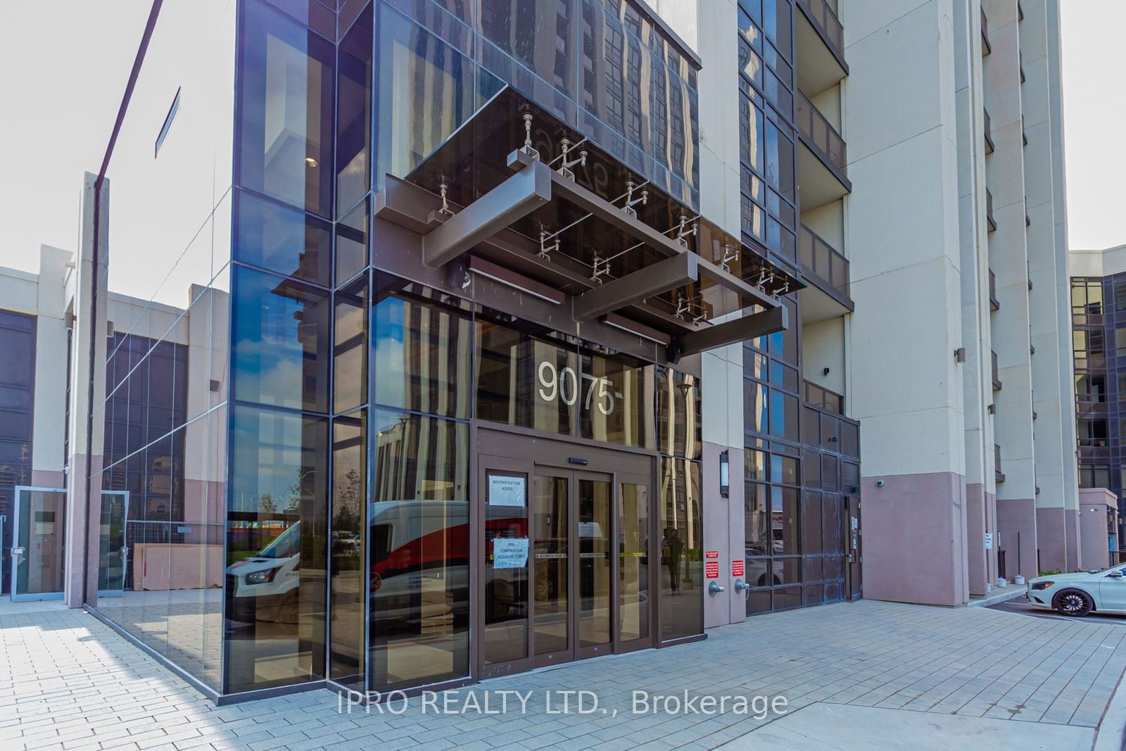 9075 Jane St, unit 809 for rent - image #3